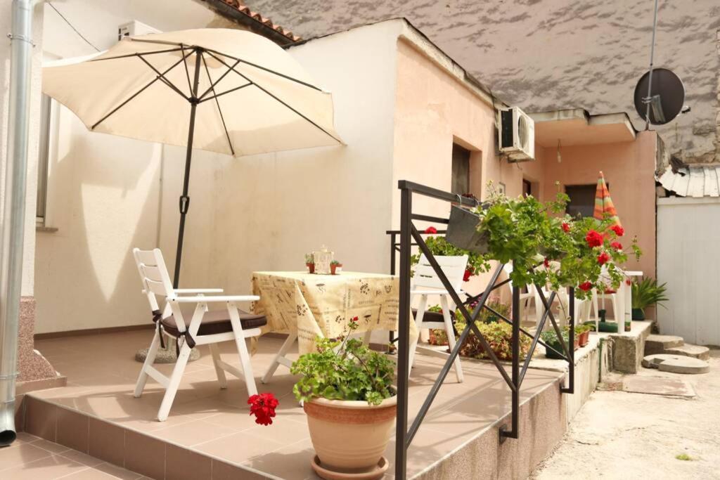 Charming Apartment In Town Center Pula Exteriér fotografie